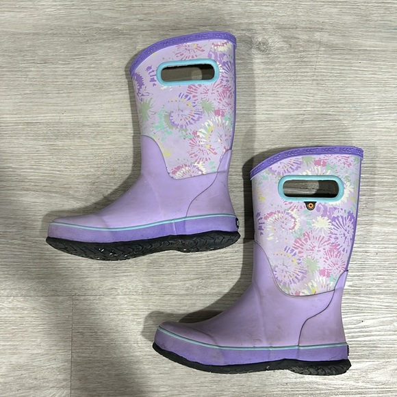 Bogs tie dye splatter rain boots in purple 3Y - Picture 7 of 13